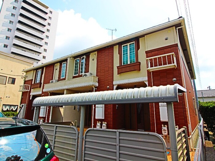 物件外観写真3　(エントランス部分)