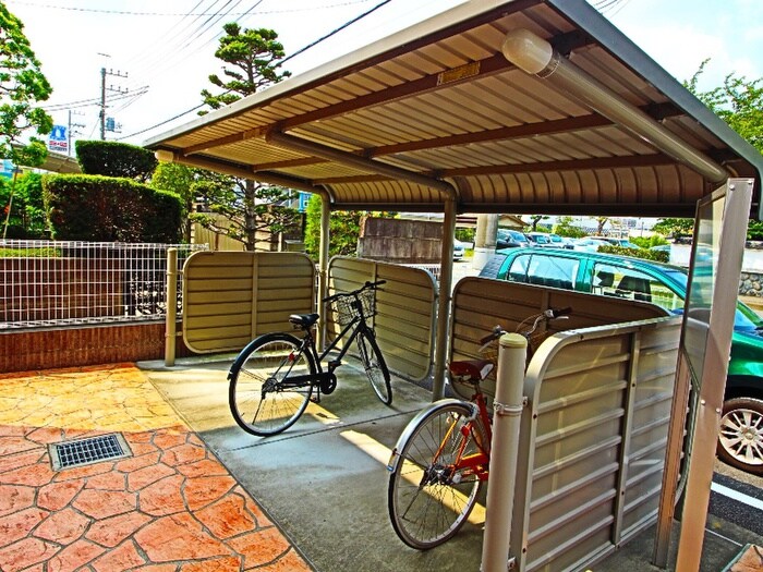 物件外観写真5　(駐輪場)