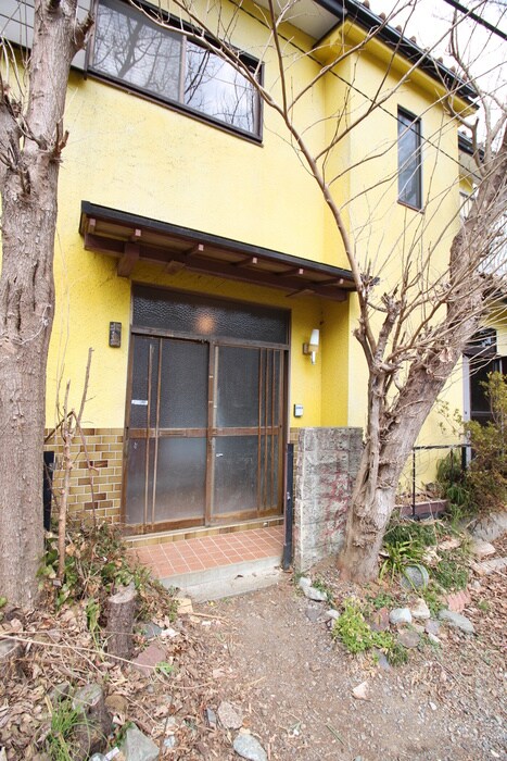 物件外観写真4　(エントランス部分)