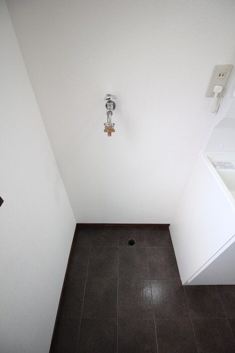 物件内観写真11　(洗濯機置場)