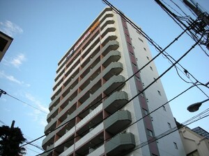 ｶﾞ-ﾗ･ｽﾃ-ｼｮﾝ新宿御苑前(102)外観写真