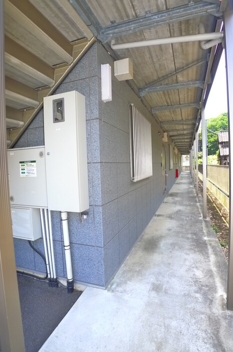 物件外観写真4　(エントランス部分)