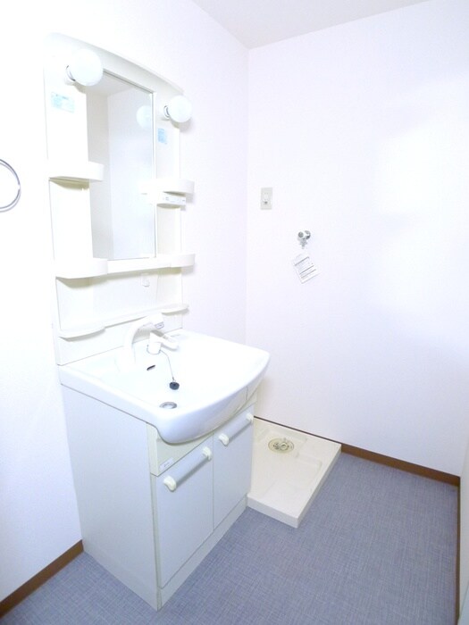 物件内観写真15　(洗濯機置場)