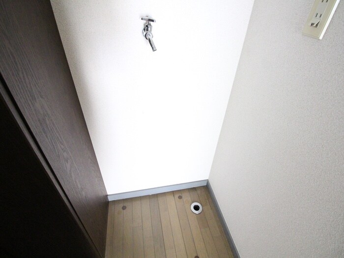 物件内観写真17　(洗濯機置場)