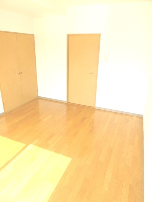 物件内観写真5　(室内からの展望)