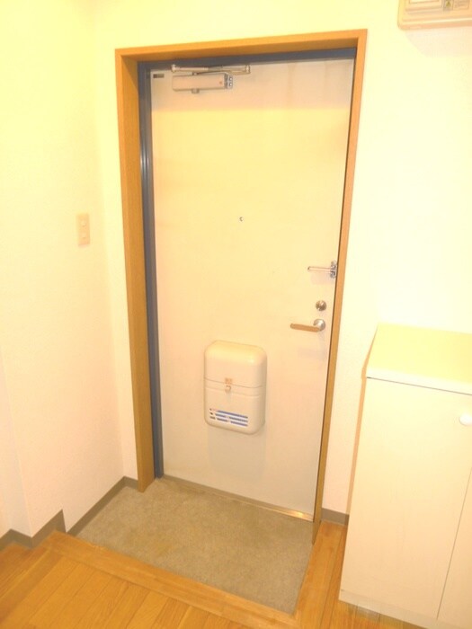 物件内観写真9　(玄関)