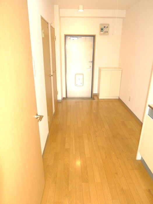 物件内観写真10　(玄関)