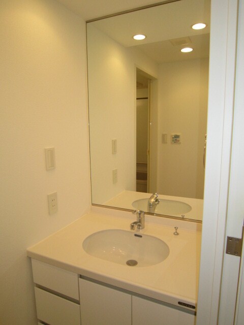 物件内観写真12　(洗面)