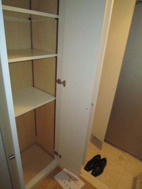 物件内観写真14　(靴箱)