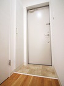 物件内観写真16　(玄関)