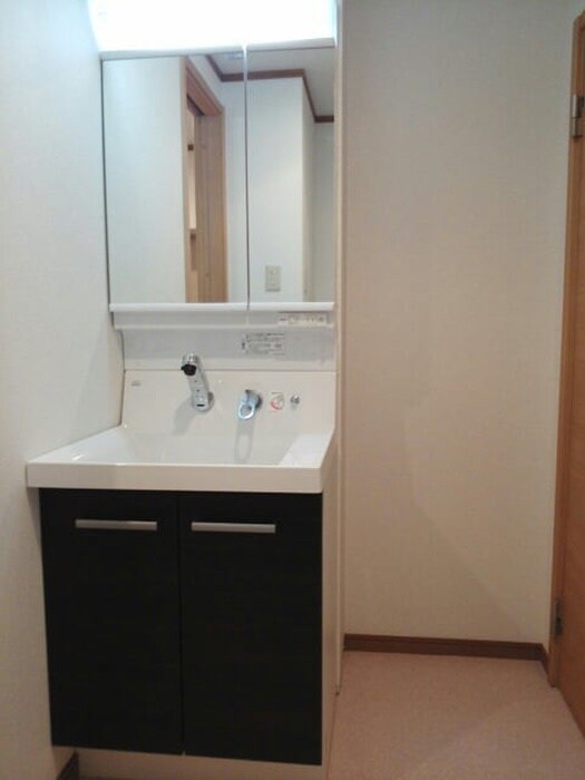 物件内観写真8　(洗面)