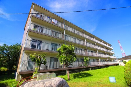 ポプラヶ丘コープ８号棟外観写真