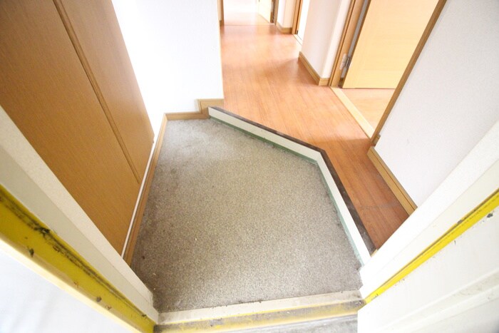 物件内観写真7　(玄関)