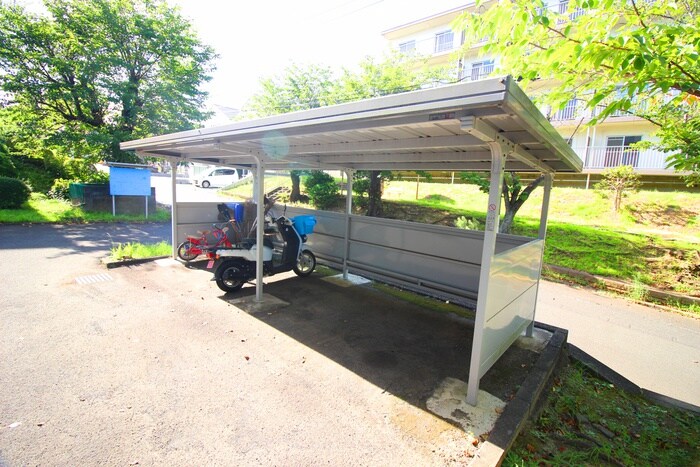 物件外観写真5　(駐輪場)