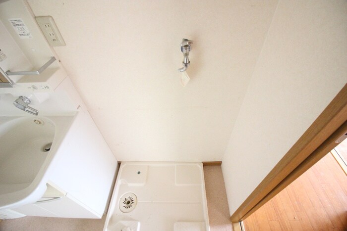 物件内観写真16　(洗濯機置場)