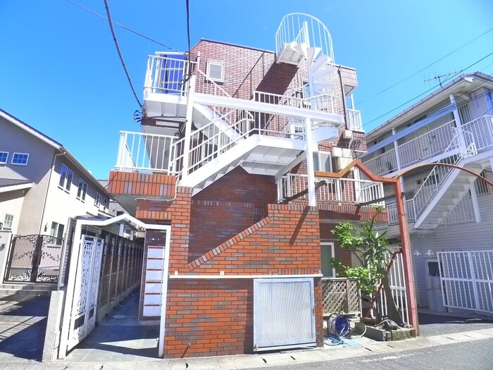 物件外観写真4　(エントランス部分)