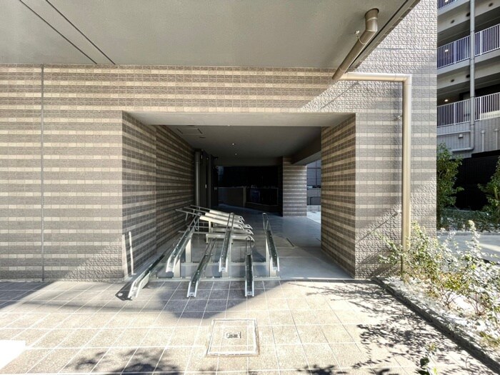 物件外観写真4　(駐輪場)