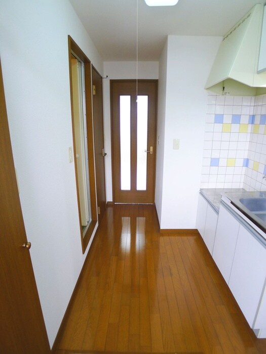 物件内観写真5　(玄関)