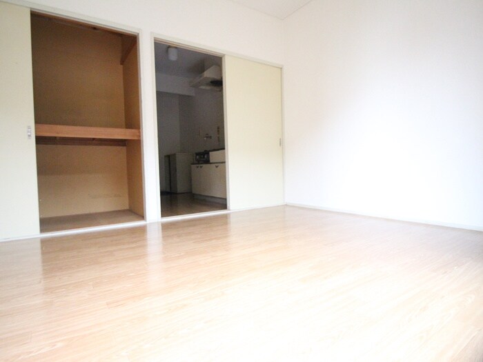 物件内観写真6　(居室)