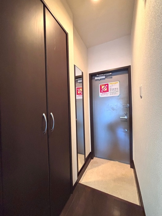 物件内観写真4　(玄関)