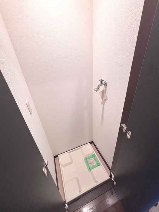 物件内観写真12　(洗濯機置場)