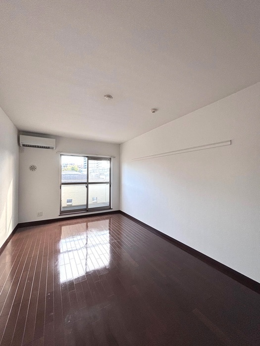 物件内観写真18　(室内からの展望)