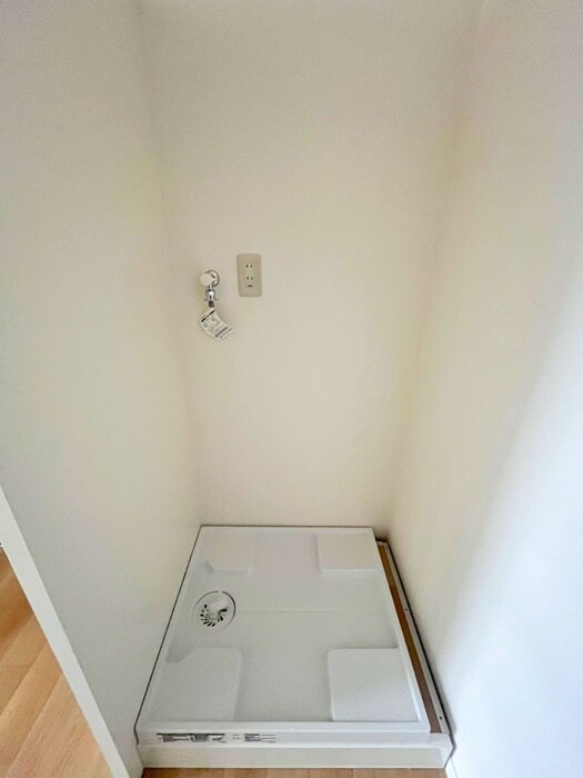 物件内観写真12　(洗濯機置場)