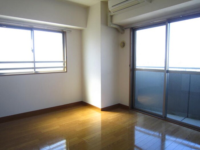 物件内観写真9　(室内からの展望)