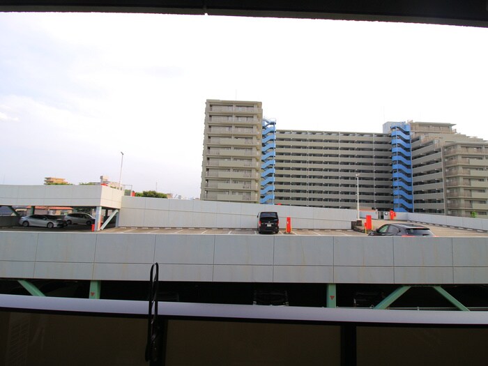 物件内観写真22　(室内からの展望)