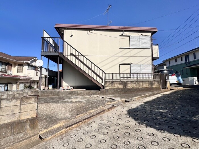 物件外観写真5　(エントランス部分)