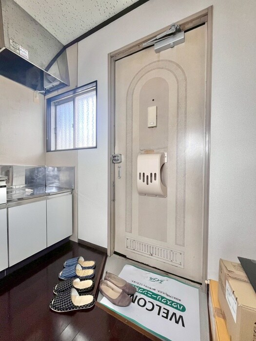 物件内観写真16　(玄関)