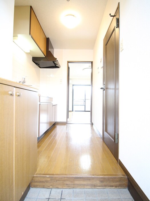 物件内観写真10　(玄関)