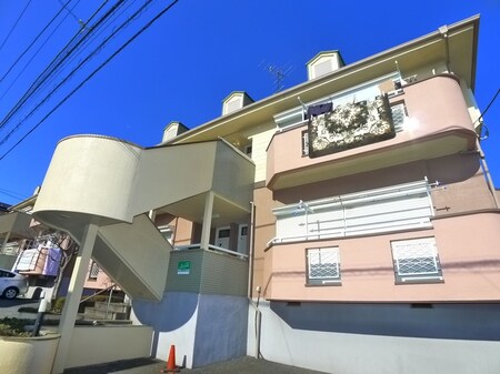 ドミール六高台２外観写真