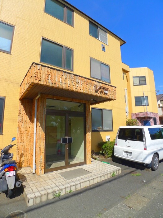 物件外観写真4　(エントランス部分)