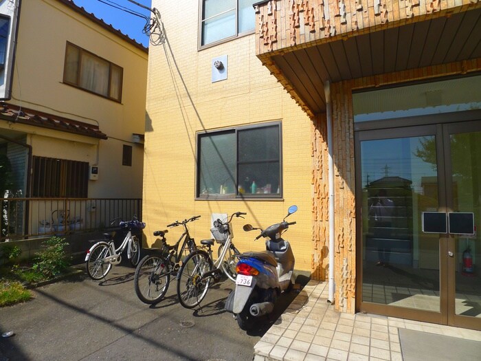 物件外観写真5　(駐輪場)