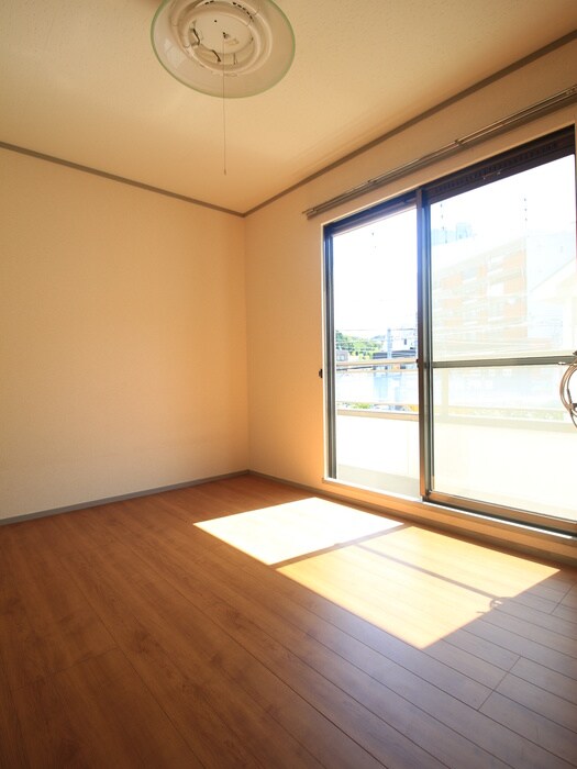 物件内観写真3　(居室)