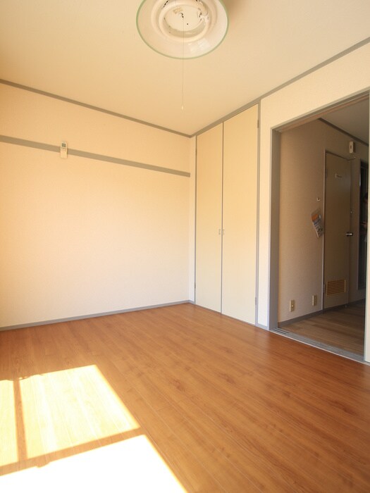 物件内観写真4　(居室)