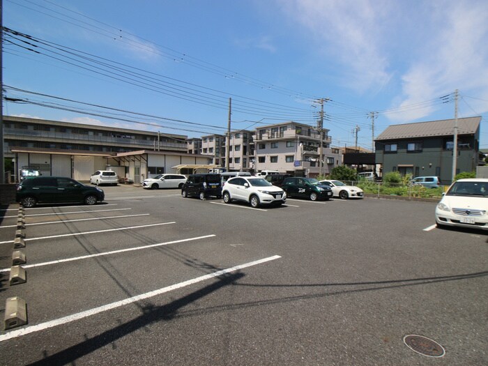 物件外観写真4　(駐車場)