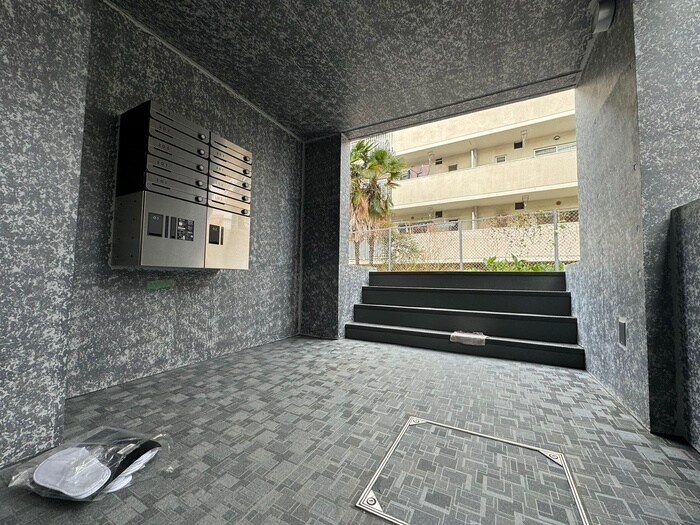 アンダーズ　レジデンス北新宿のエントランス部分