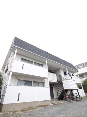桐里ハイツＢ棟外観写真