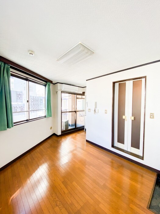 Ｔステ－ツの内観写真