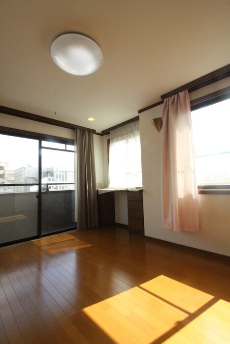 物件内観写真8　(居室)