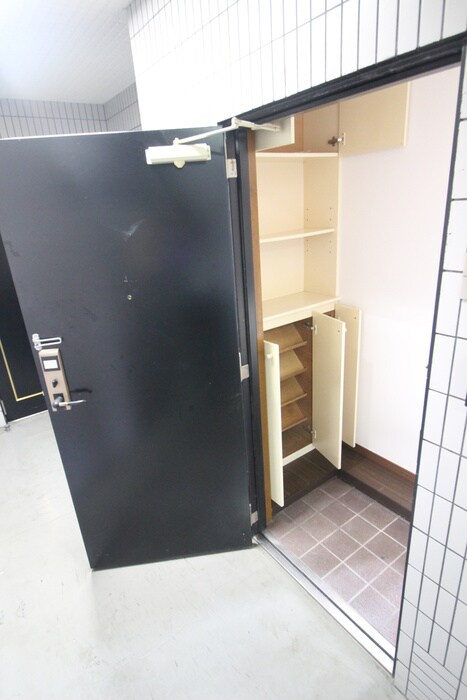 物件内観写真17　(玄関)