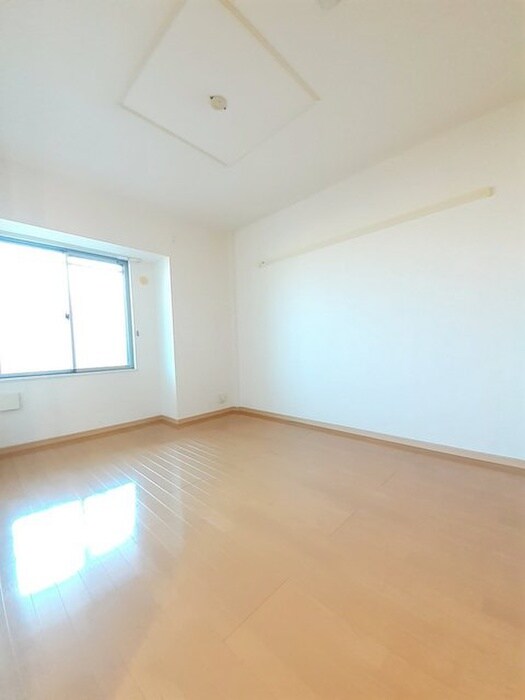 物件内観写真4　(居室)