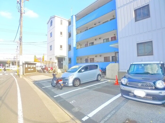 物件外観写真5　(駐車場)