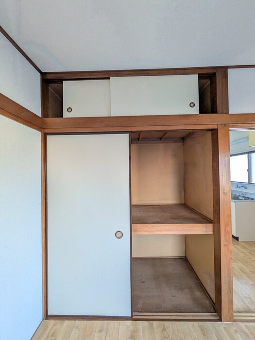 物件内観写真12　(収納)