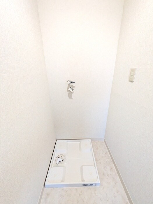 物件内観写真16　(洗濯機置場)