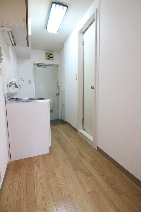 物件内観写真10　(廊下)