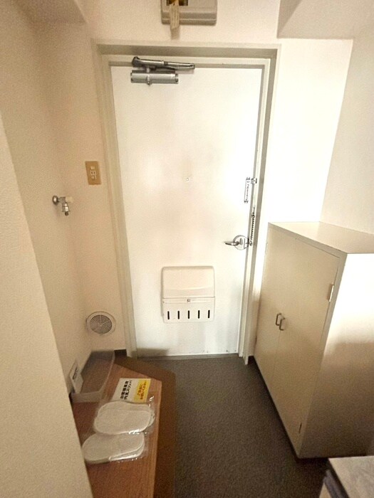 物件内観写真15　(玄関)