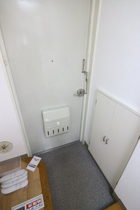 物件内観写真18　(玄関)